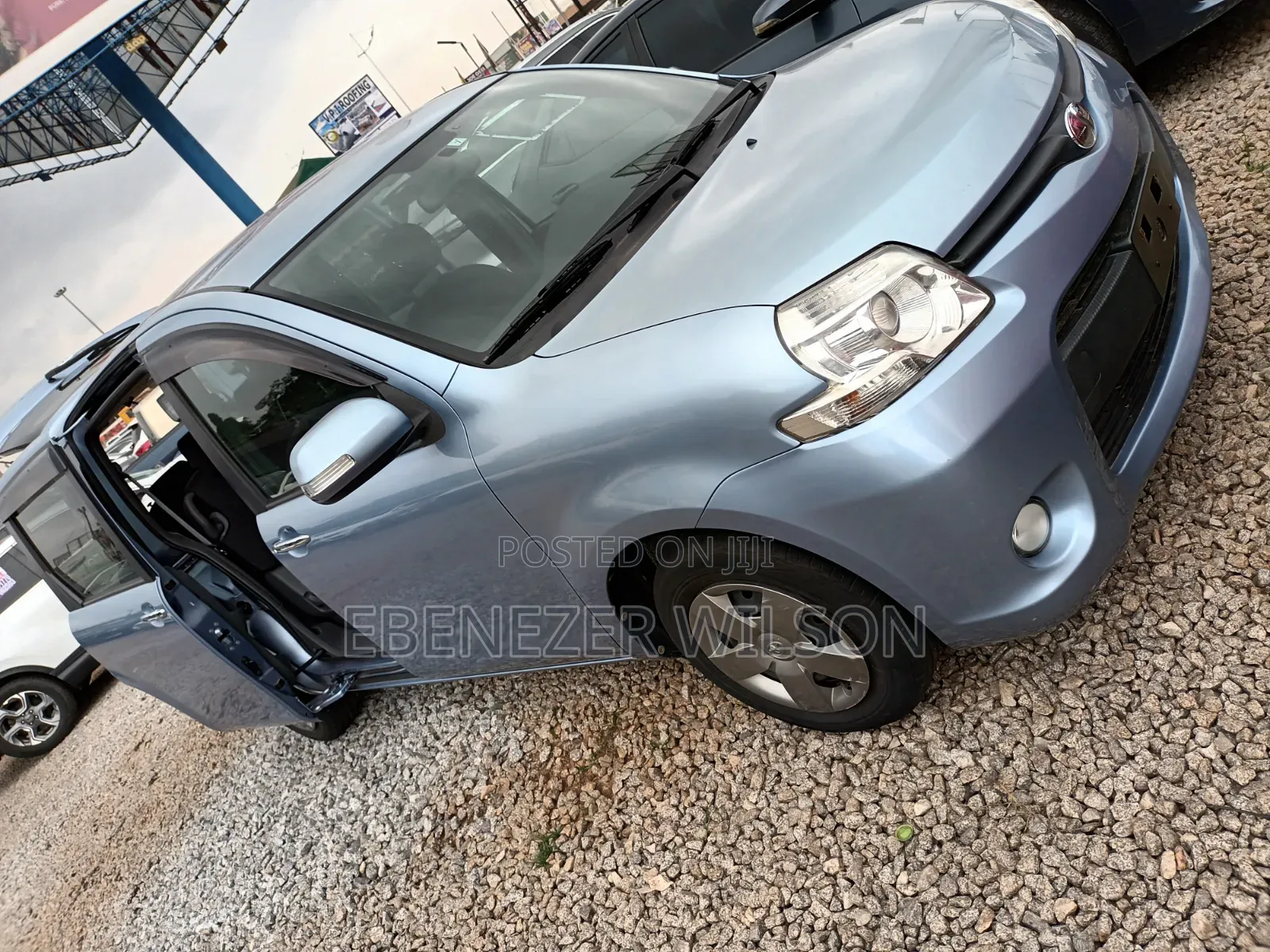 Toyota Sienta 2013 Blue