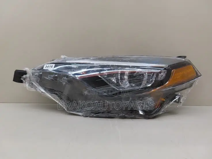 Toyota Corolla 2014,2015,2016 LE Headlight