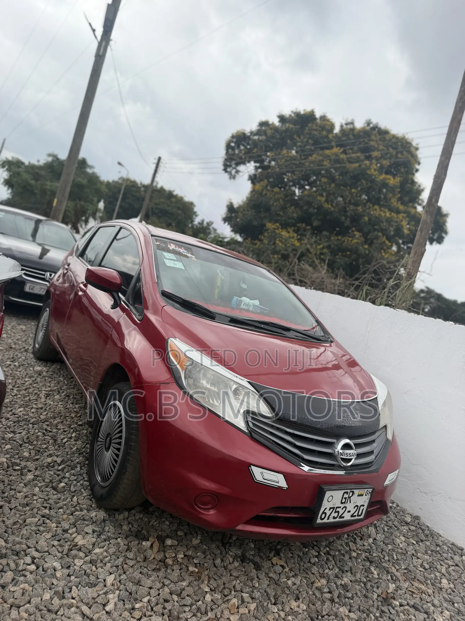 Nissan Versa 2015 Red