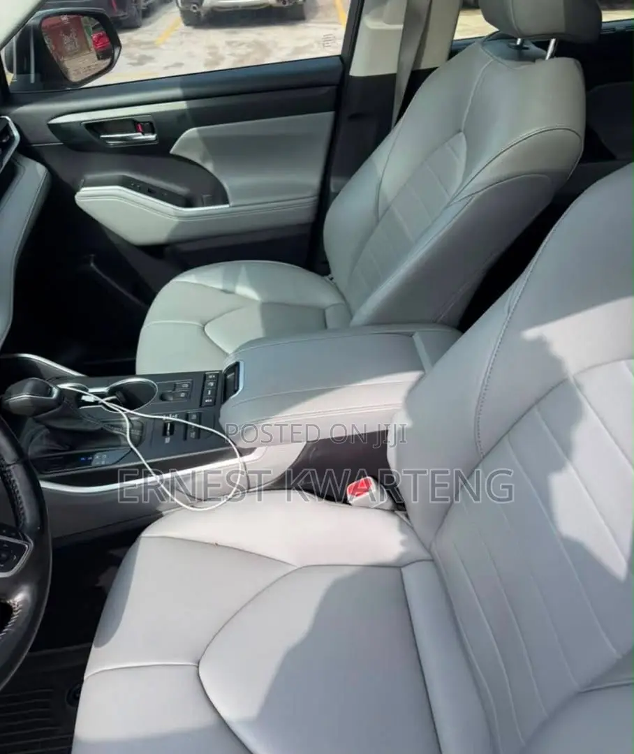 Toyota Highlander 2023 Gray