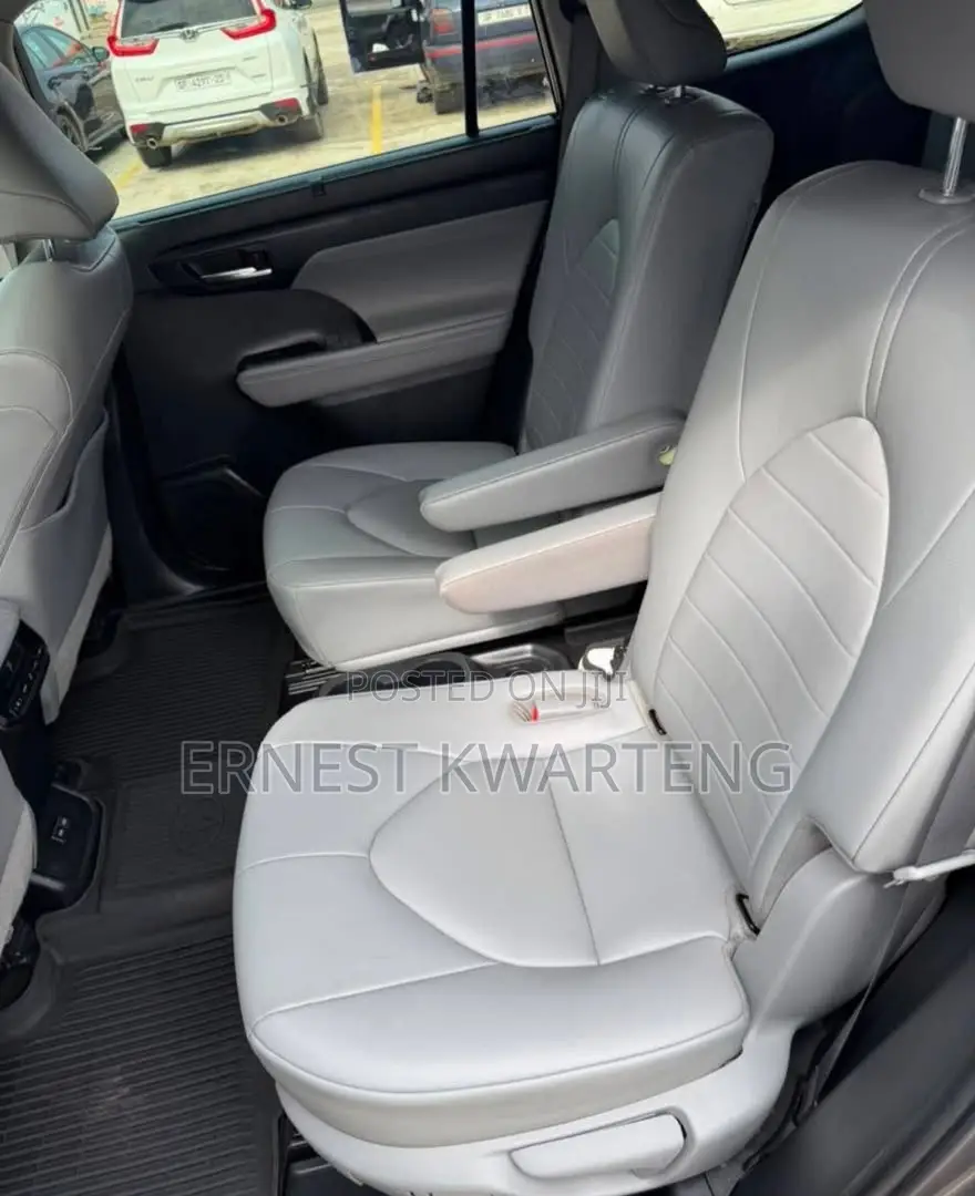 Toyota Highlander 2023 Gray