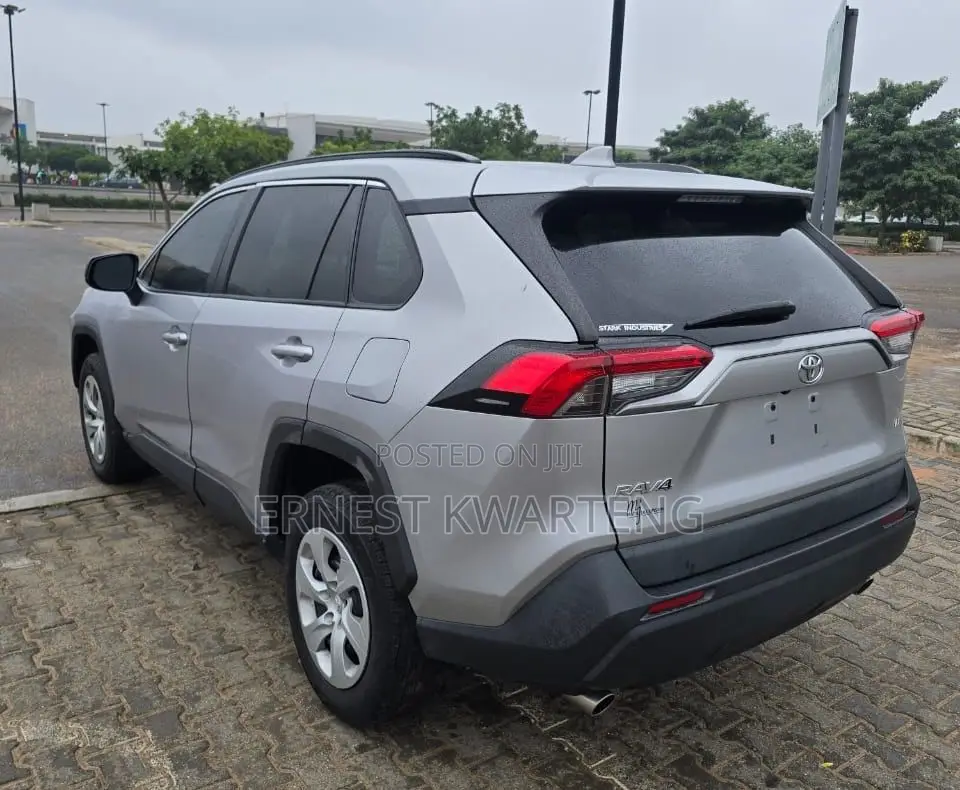 Toyota RAV4 2021 Gray