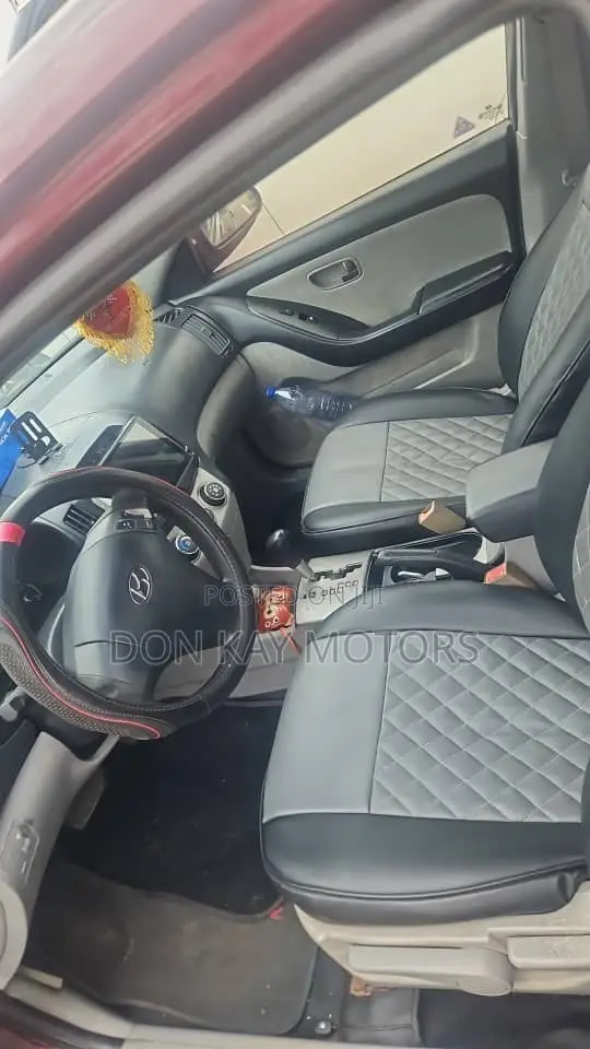 Hyundai Elantra 2010 Off white