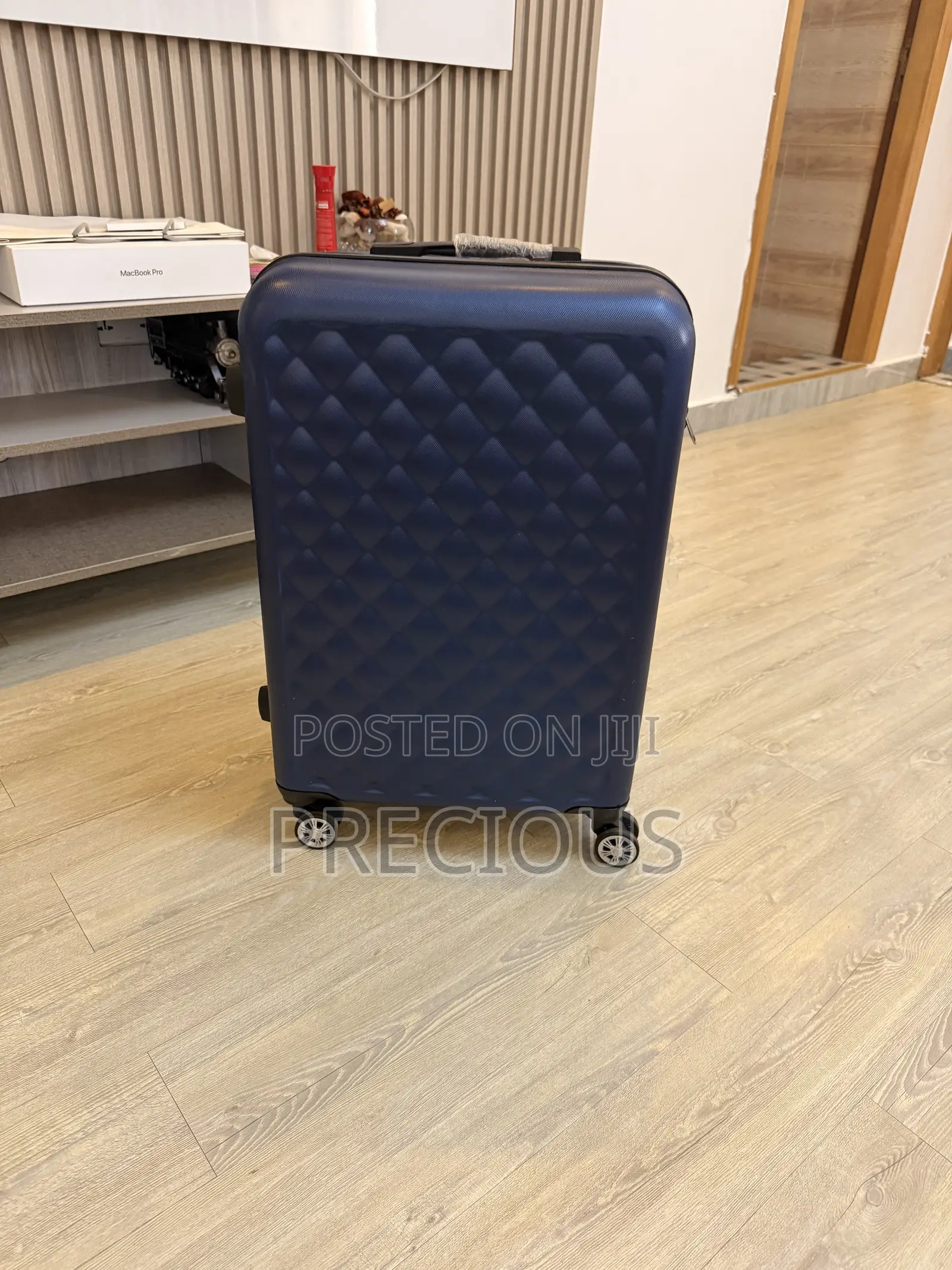 22-Inch Hard Shell 4-Wheel Travelling Suitcase – Navy Blue