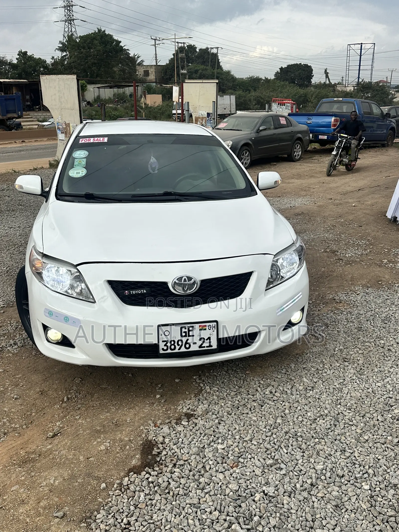 Toyota Corolla LE 4dr Sedan (1.8L 4cyl 4A) 2010 White