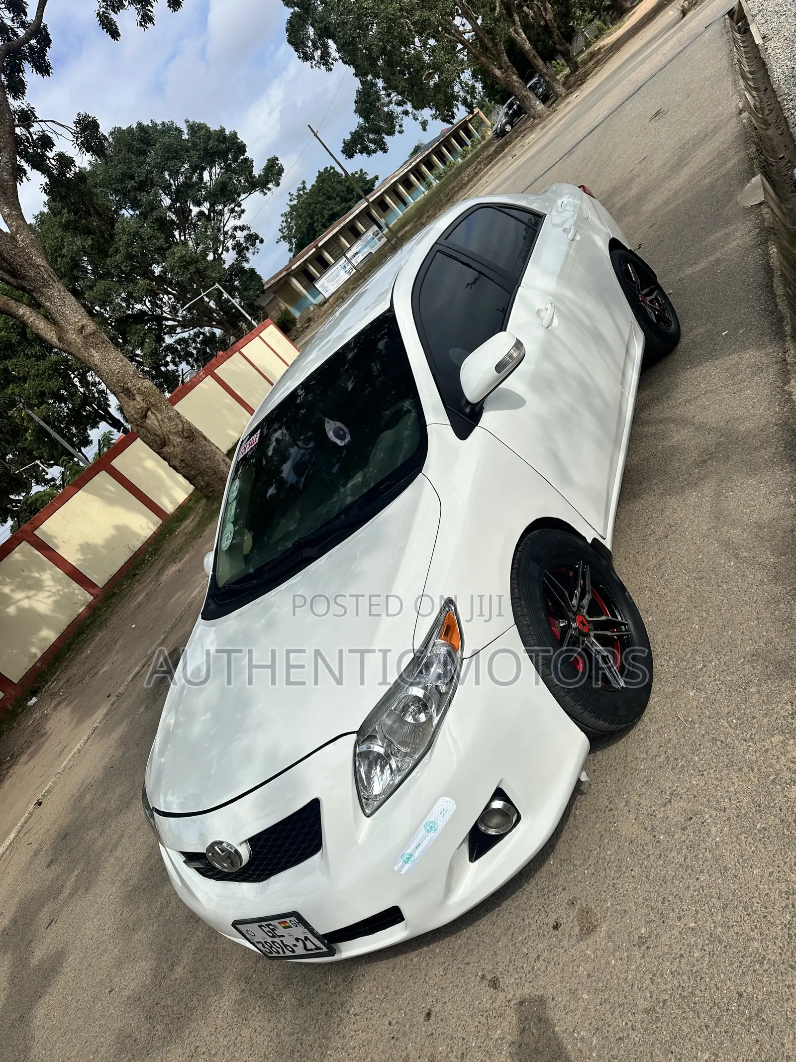 Toyota Corolla LE 4dr Sedan (1.8L 4cyl 4A) 2010 White