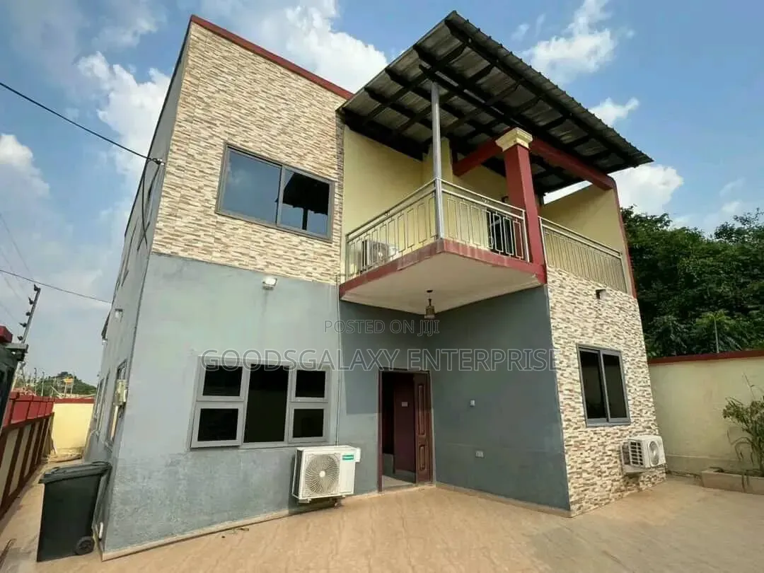 4bdrm House in Asokore Mampong Municipal for sale