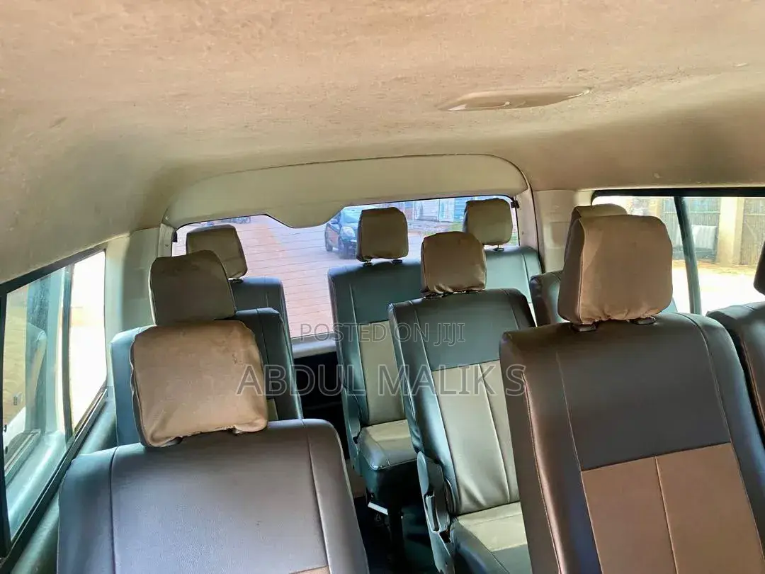 Toyota HiAce 2013 White