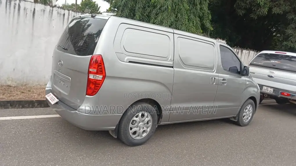 Hyundai Starex 2016 Grey