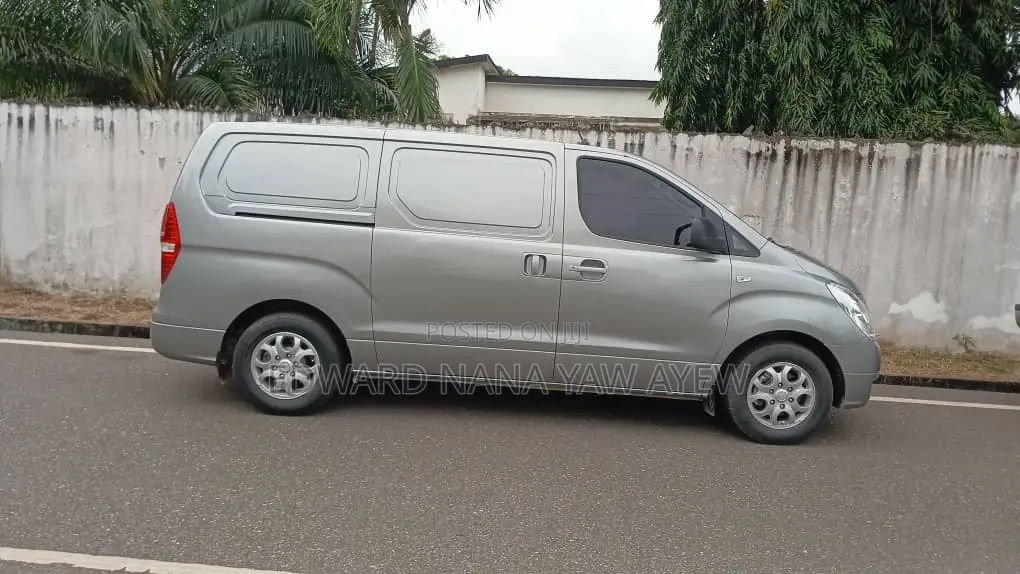 Hyundai Starex 2016 Grey