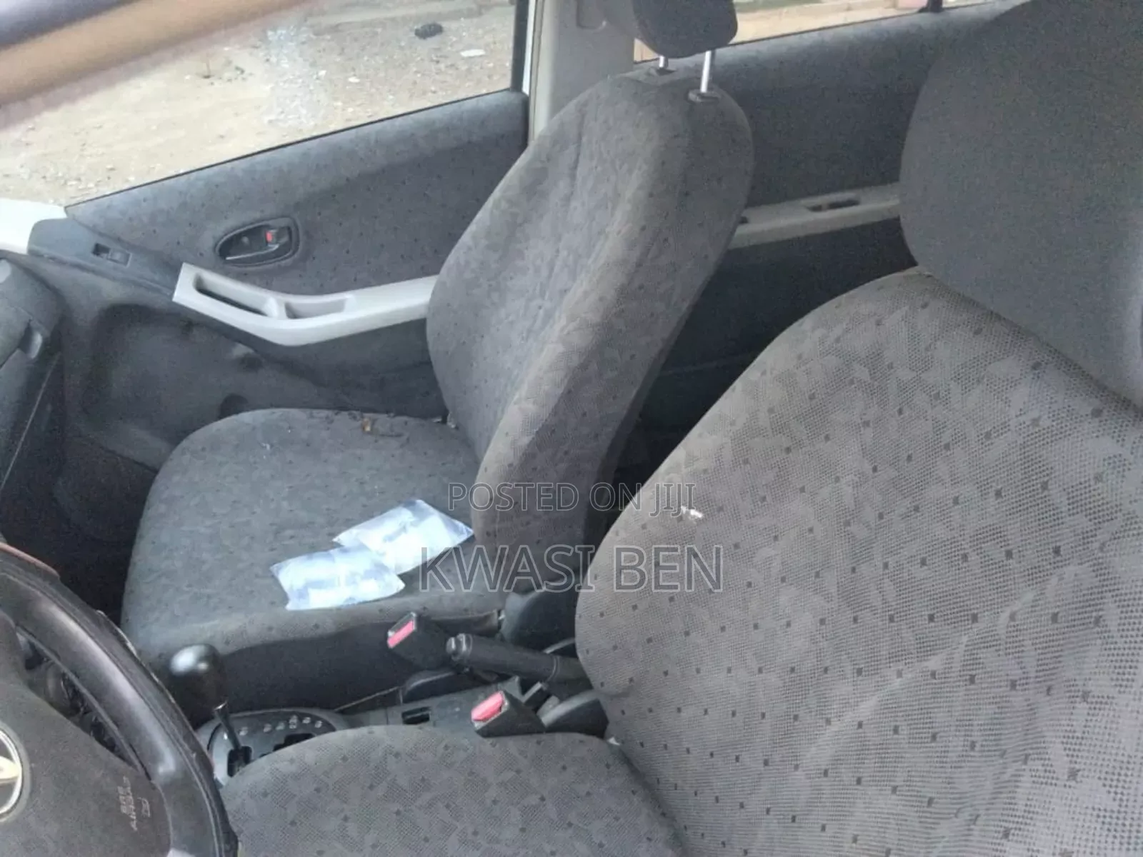 Toyota Vitz 2010 White