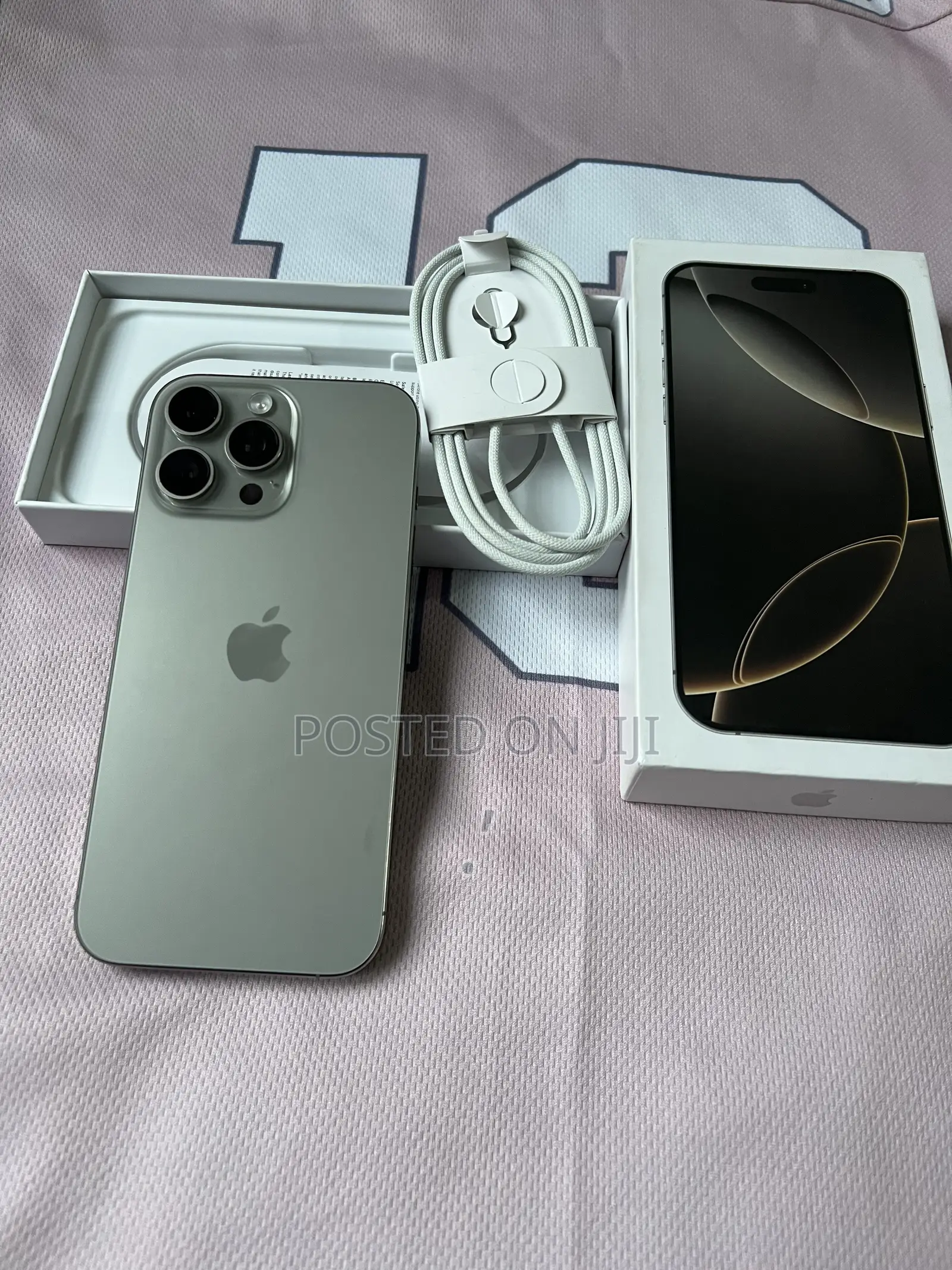New Apple iPhone 16 Pro Max 256 GB Silver