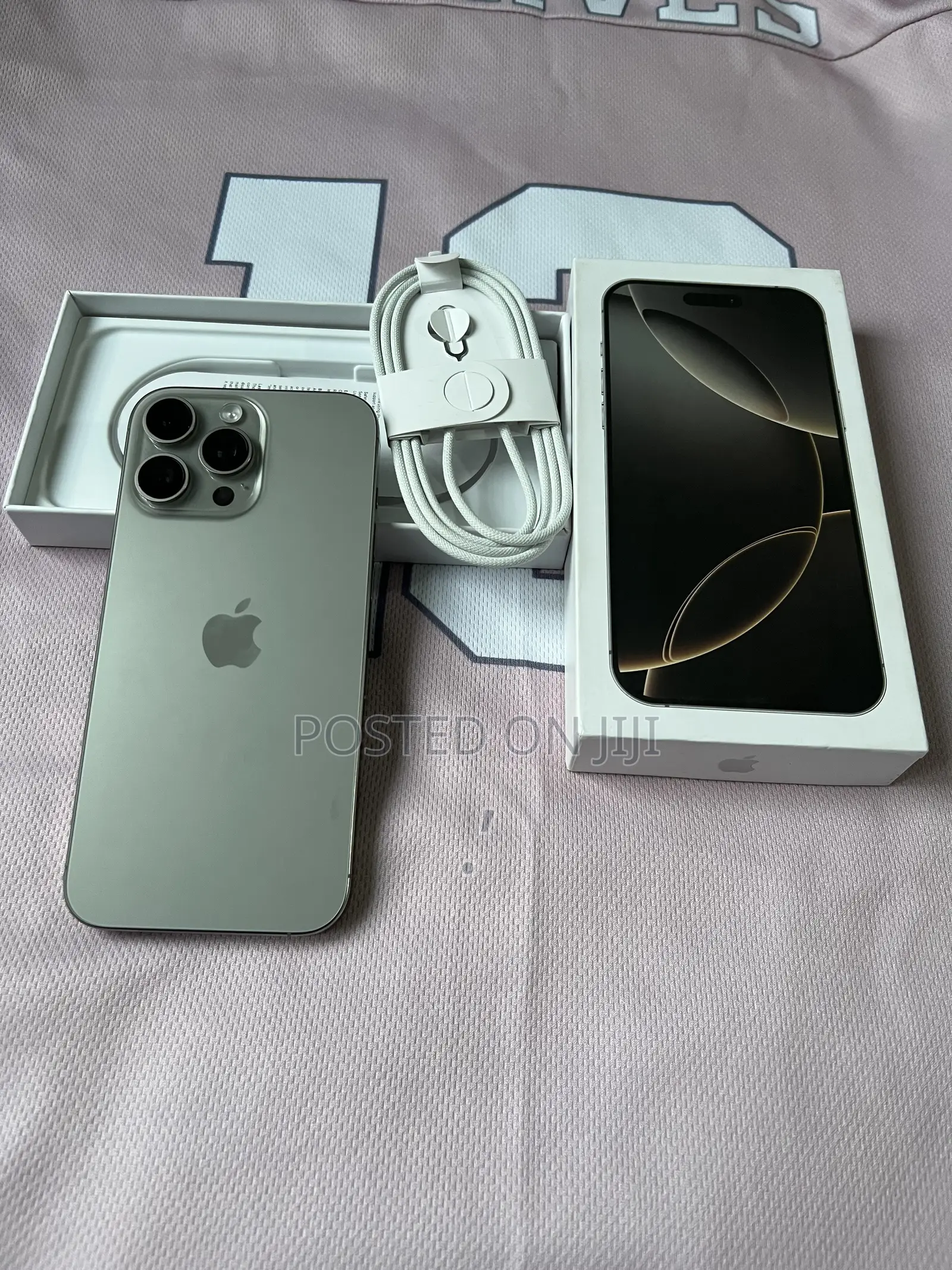 New Apple iPhone 16 Pro Max 256 GB Silver