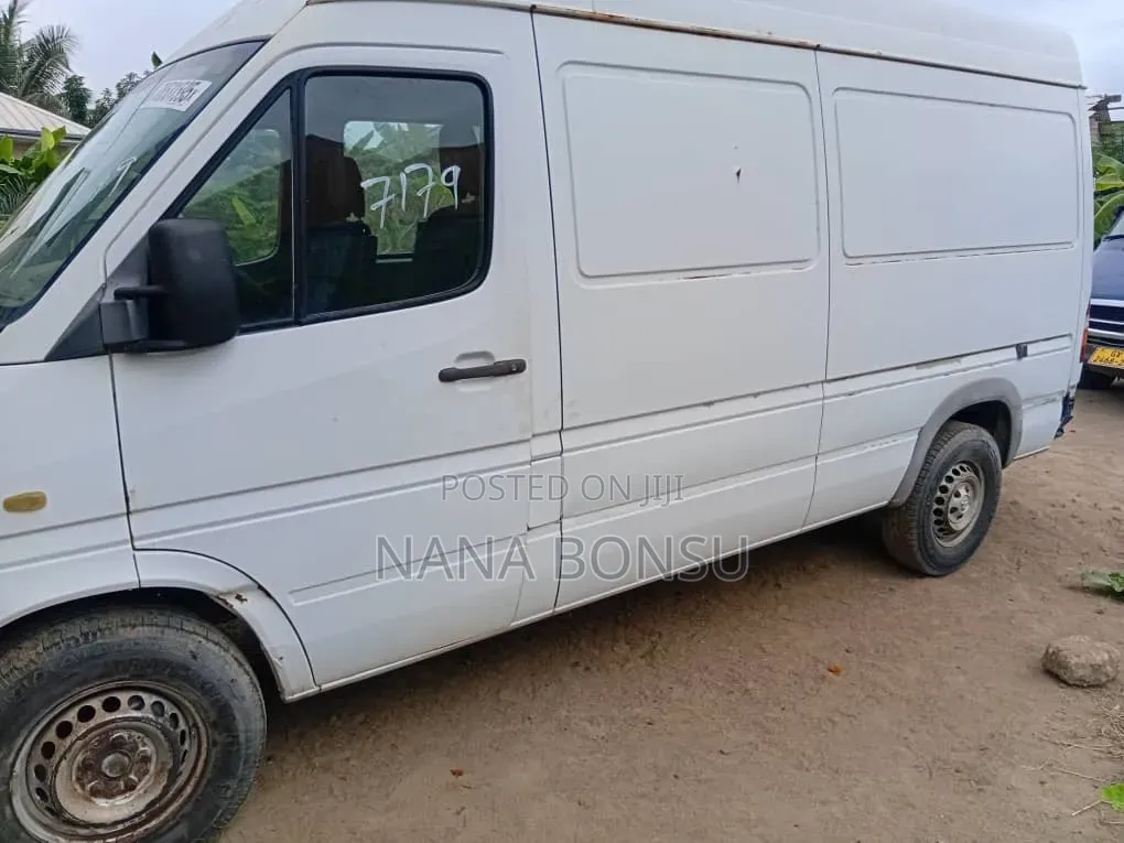 Mercedes-Benz Sprinter 2005 White