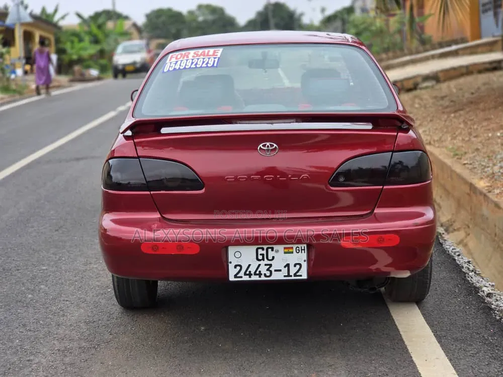 Toyota Corolla 2004 Pink