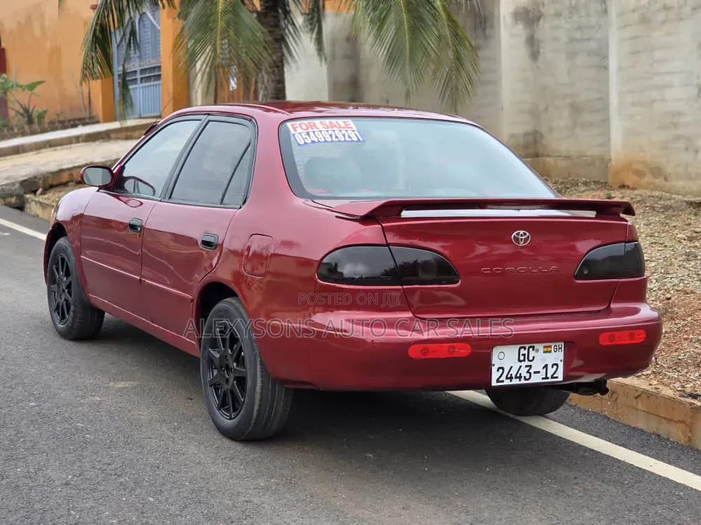 Toyota Corolla 2004 Pink