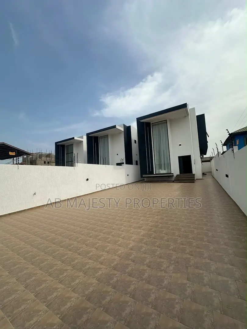 4bdrm House in Ab Majesty, Accra Metropolitan for sale