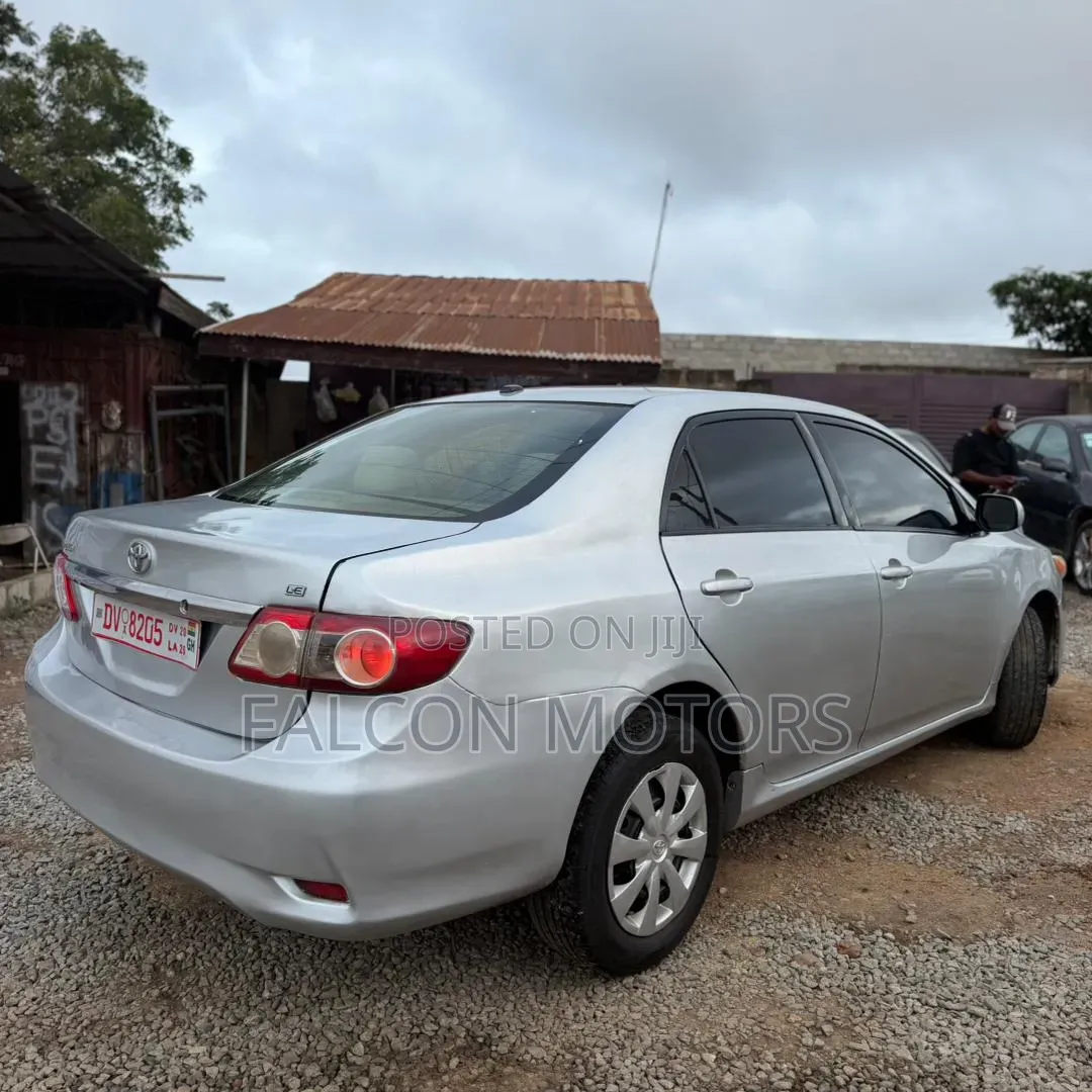 Toyota Corolla 2012 Silver