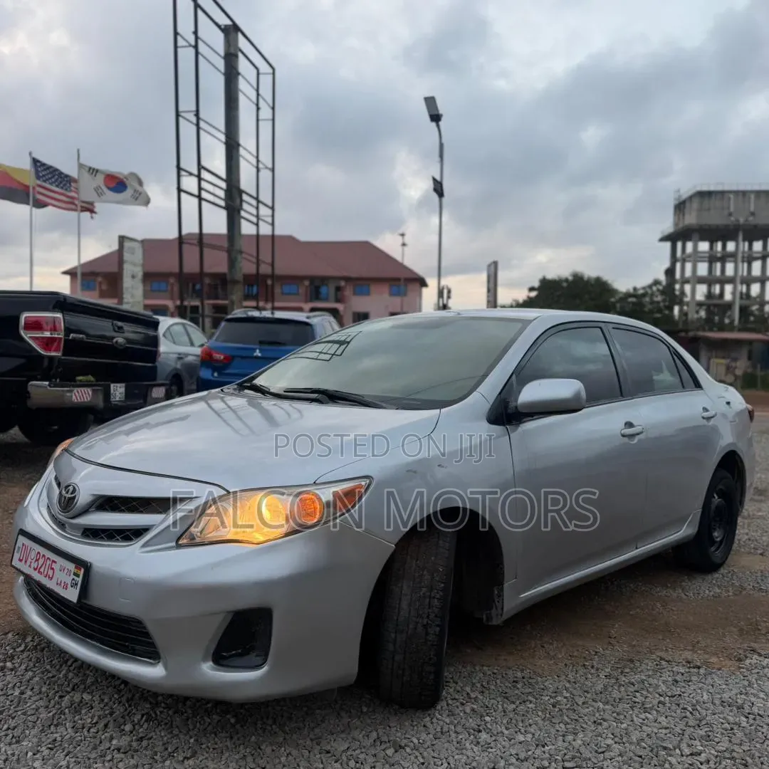 Toyota Corolla 2012 Silver