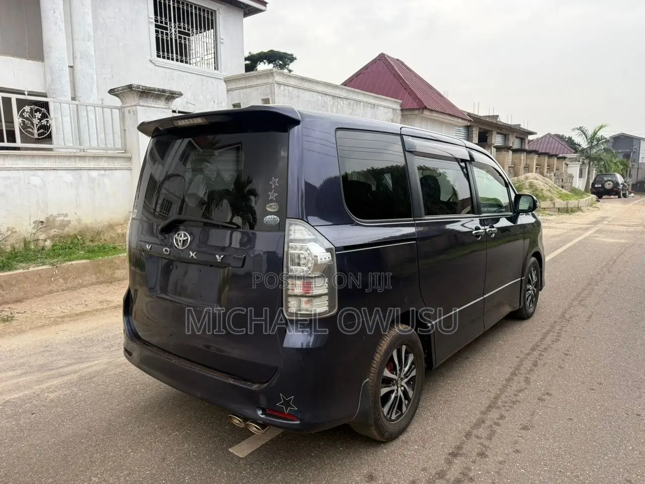 Toyota Voxy 2013 Blue