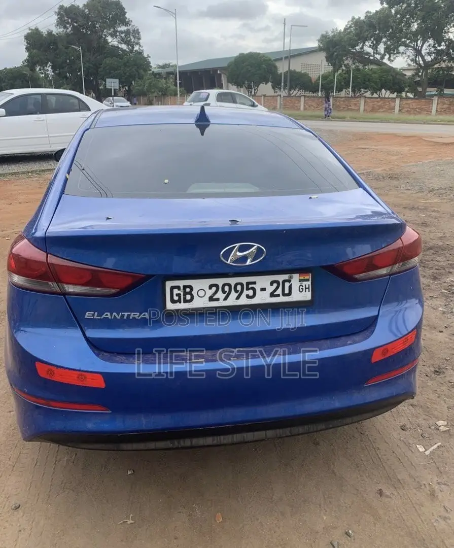 Hyundai Elantra 2018 Blue