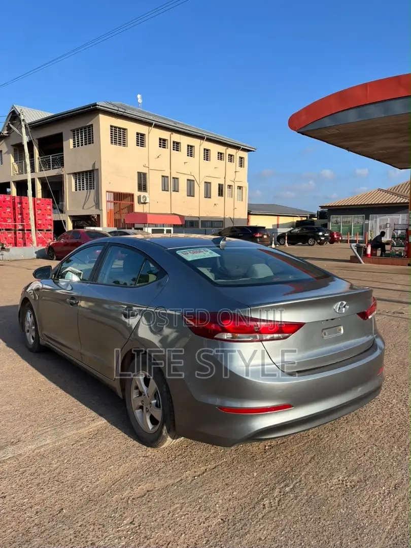 Hyundai Elantra 2018