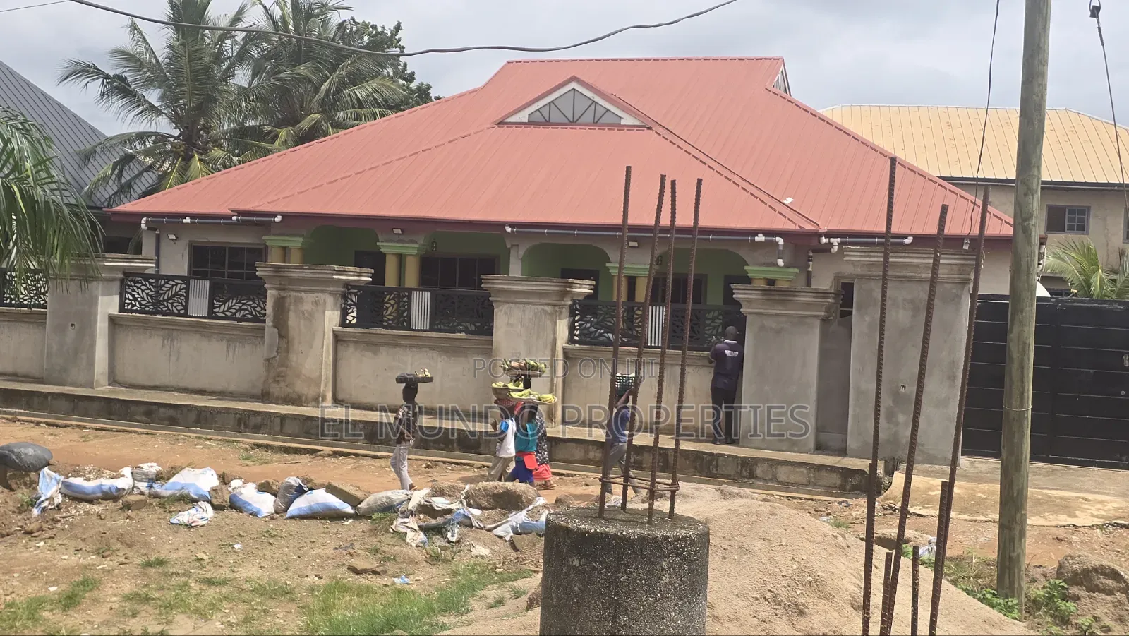 Furnished 6bdrm House in Pokukrom, Kumasi Metropolitan for sale