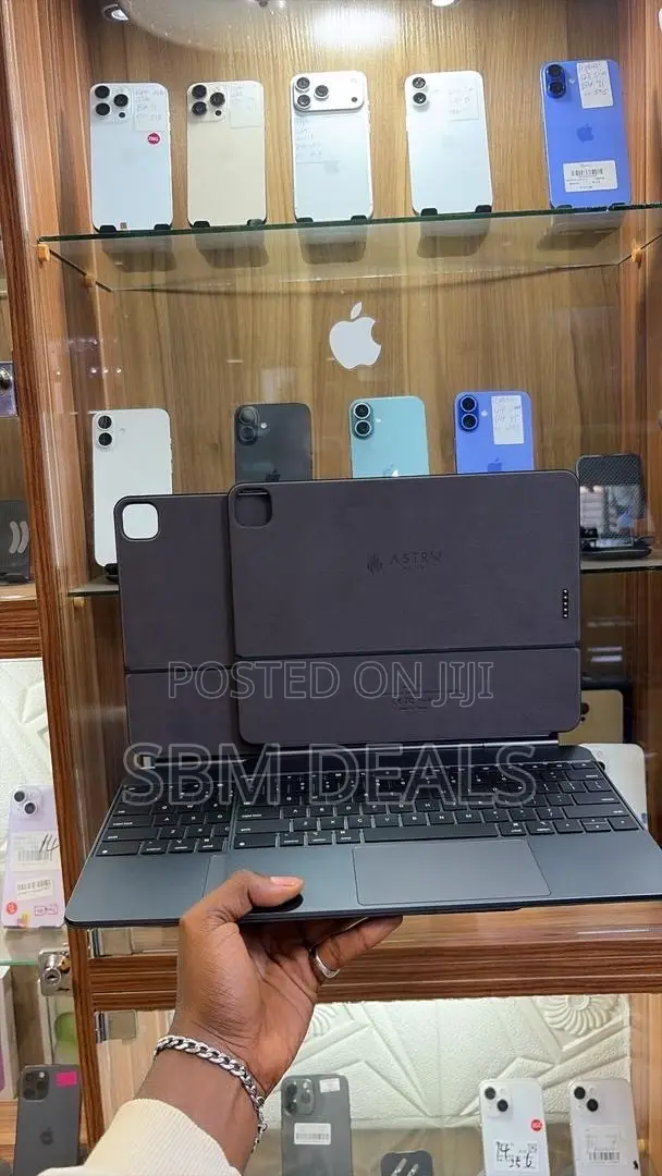 Magic Keyboard for iPad Pro M4 & M5 (13”)