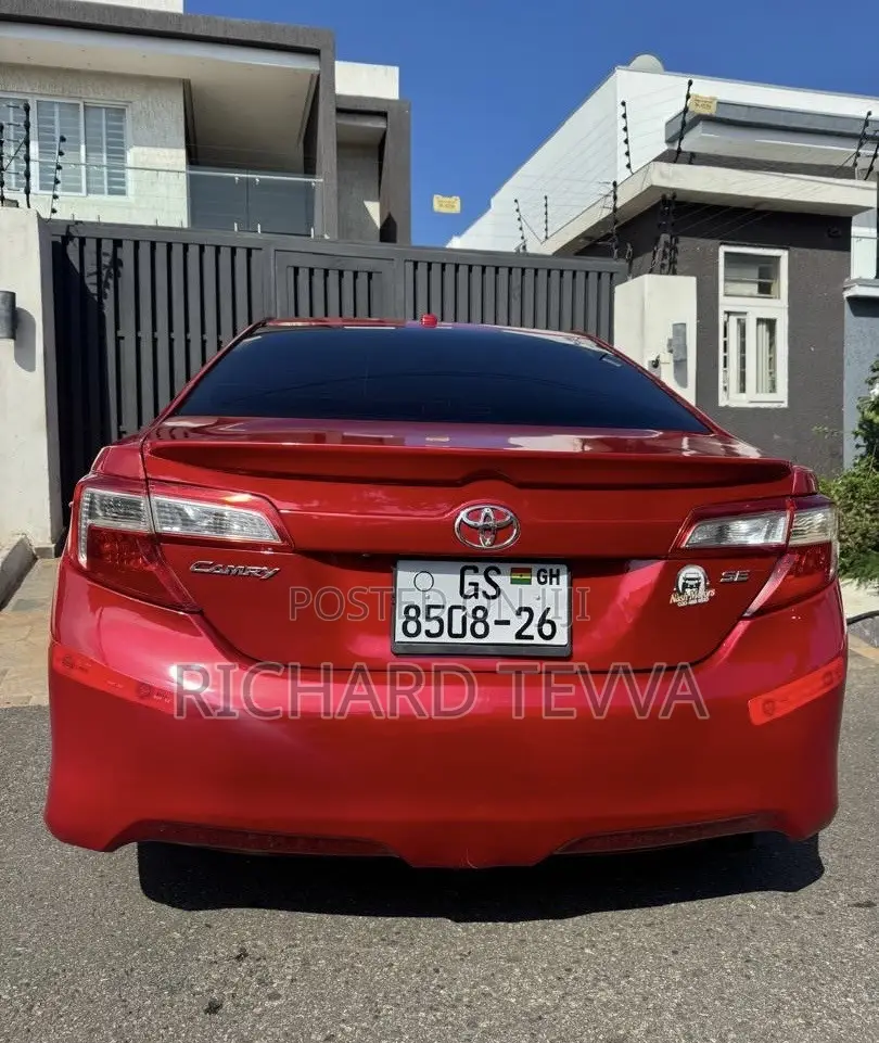Toyota Camry SE Sport 4dr Sedan w/Prod. End 11/13 (2.5L 4cyl 6A) 2014