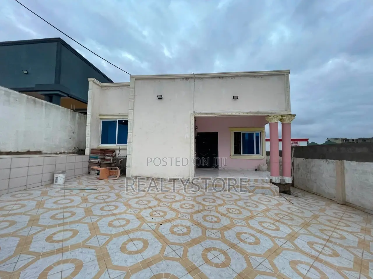 3bdrm House in Kwabenya, Accra Metropolitan for sale