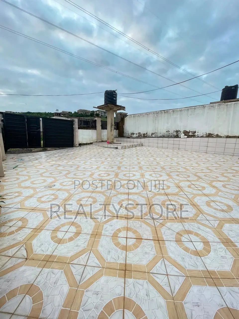 3bdrm House in Kwabenya, Accra Metropolitan for sale