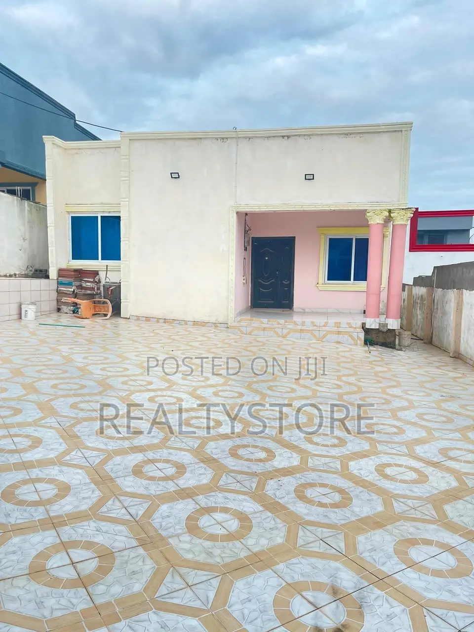 3bdrm House in Kwabenya, Accra Metropolitan for sale