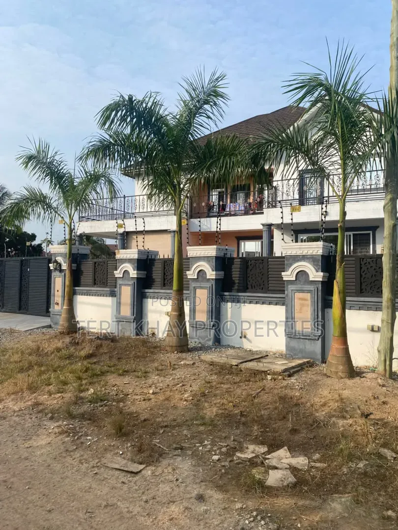 Furnished 6bdrm Mansion in Krokrobitey, Ga South Municipal for sale