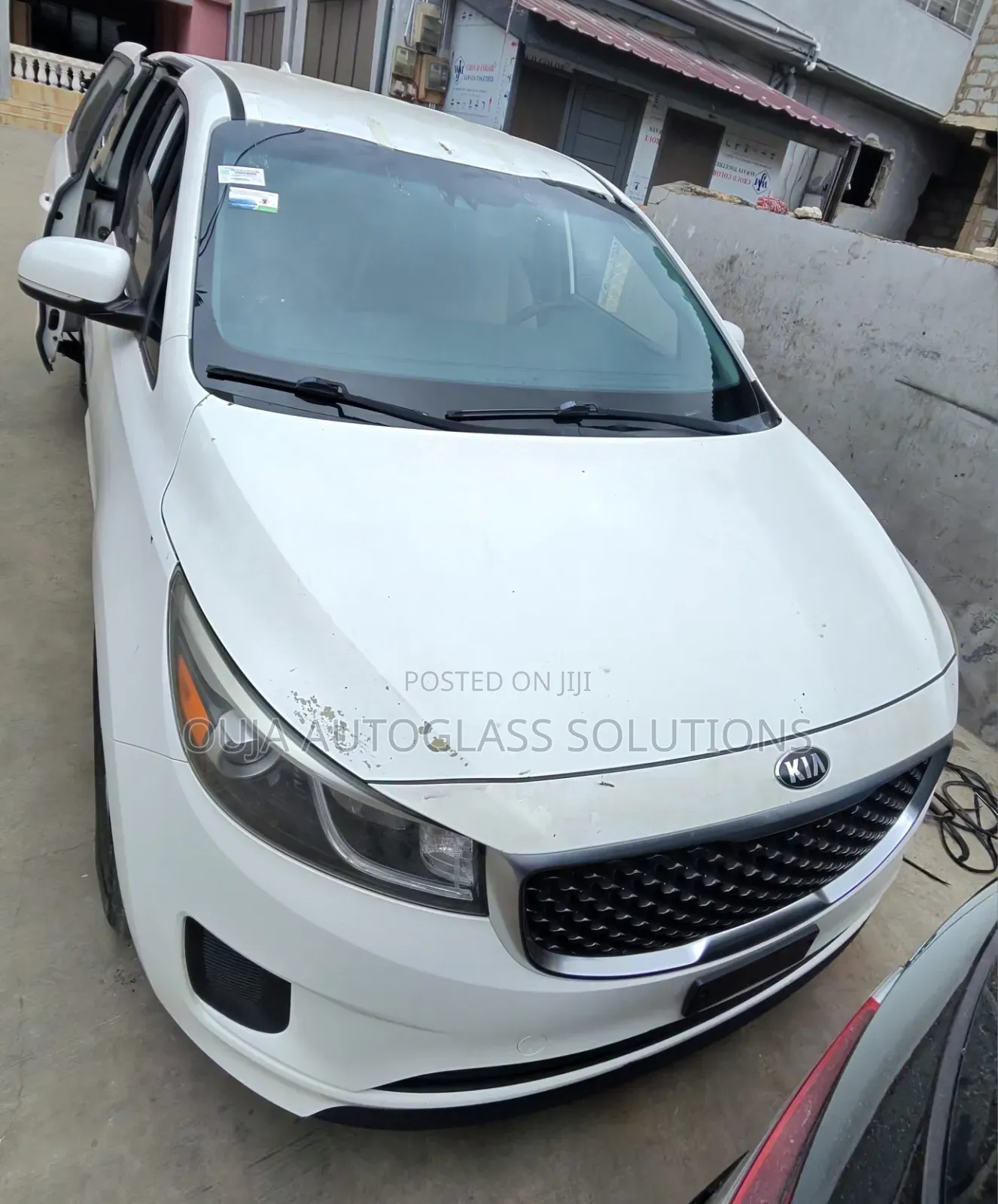 2018 Kia Sedona Windscreen Available