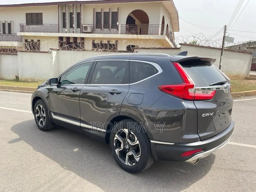 Honda CR-V Touring FWD 2018 Gray
