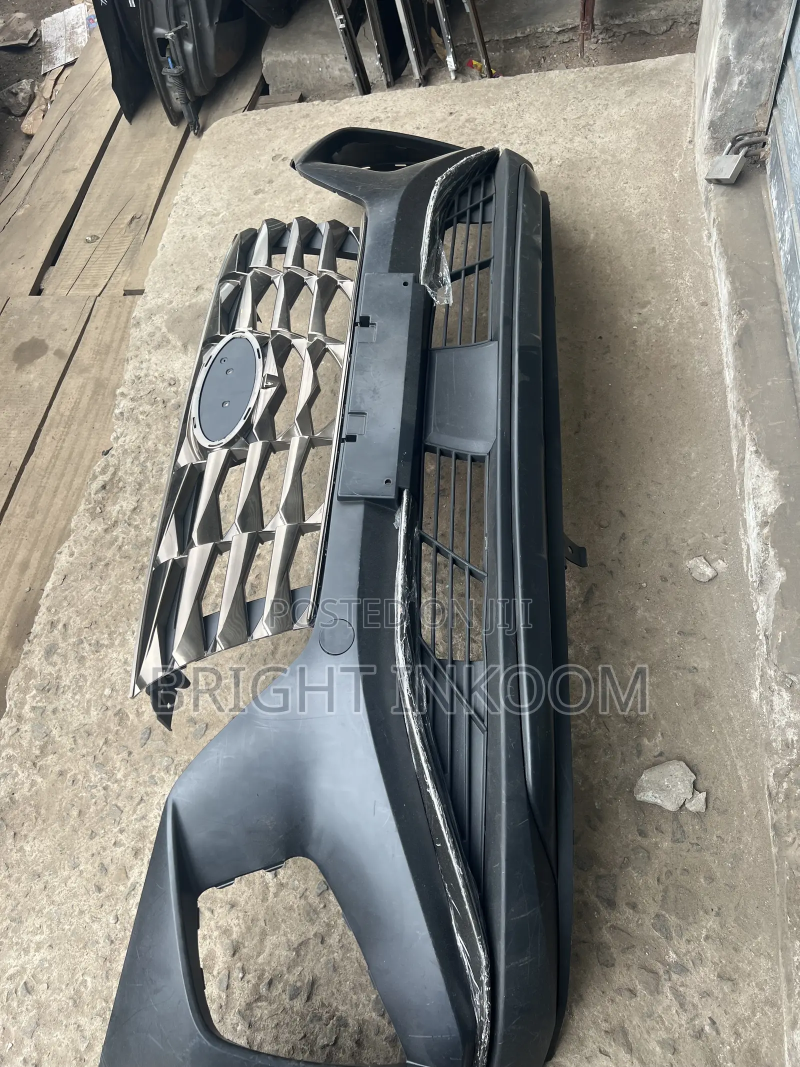 Hyunda Tucson 2022 2023 2024 Front Bumper Complete