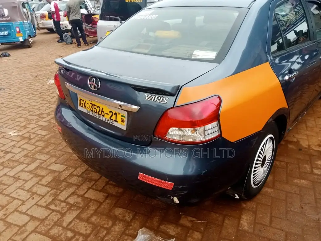 Toyota Yaris 2010 Blue