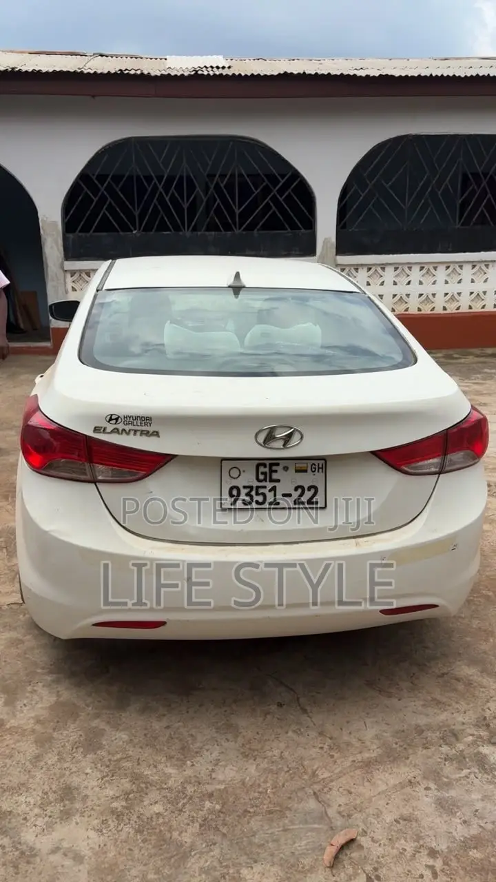 Hyundai Elantra 2013 White