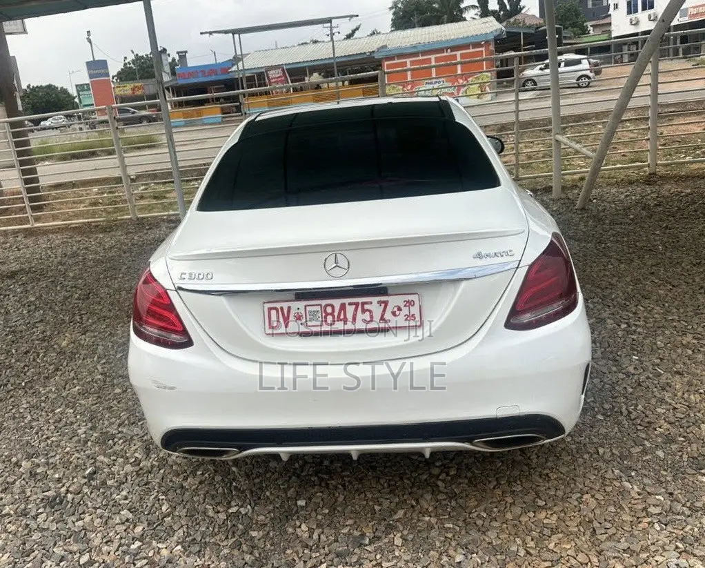 Mercedes-Benz C300 2017 White