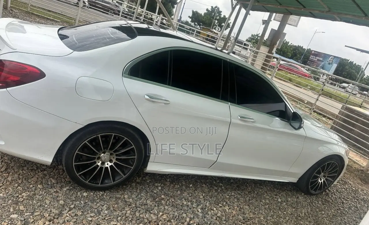 Mercedes-Benz C300 2017 White