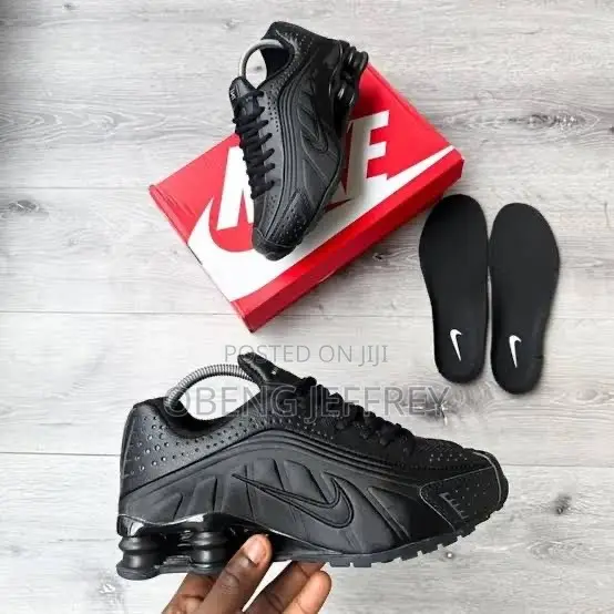 Original Nike Shox R4 Triple Black