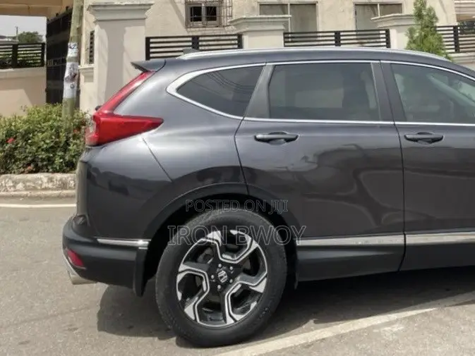 Honda CR-V Touring FWD 2018 Gray
