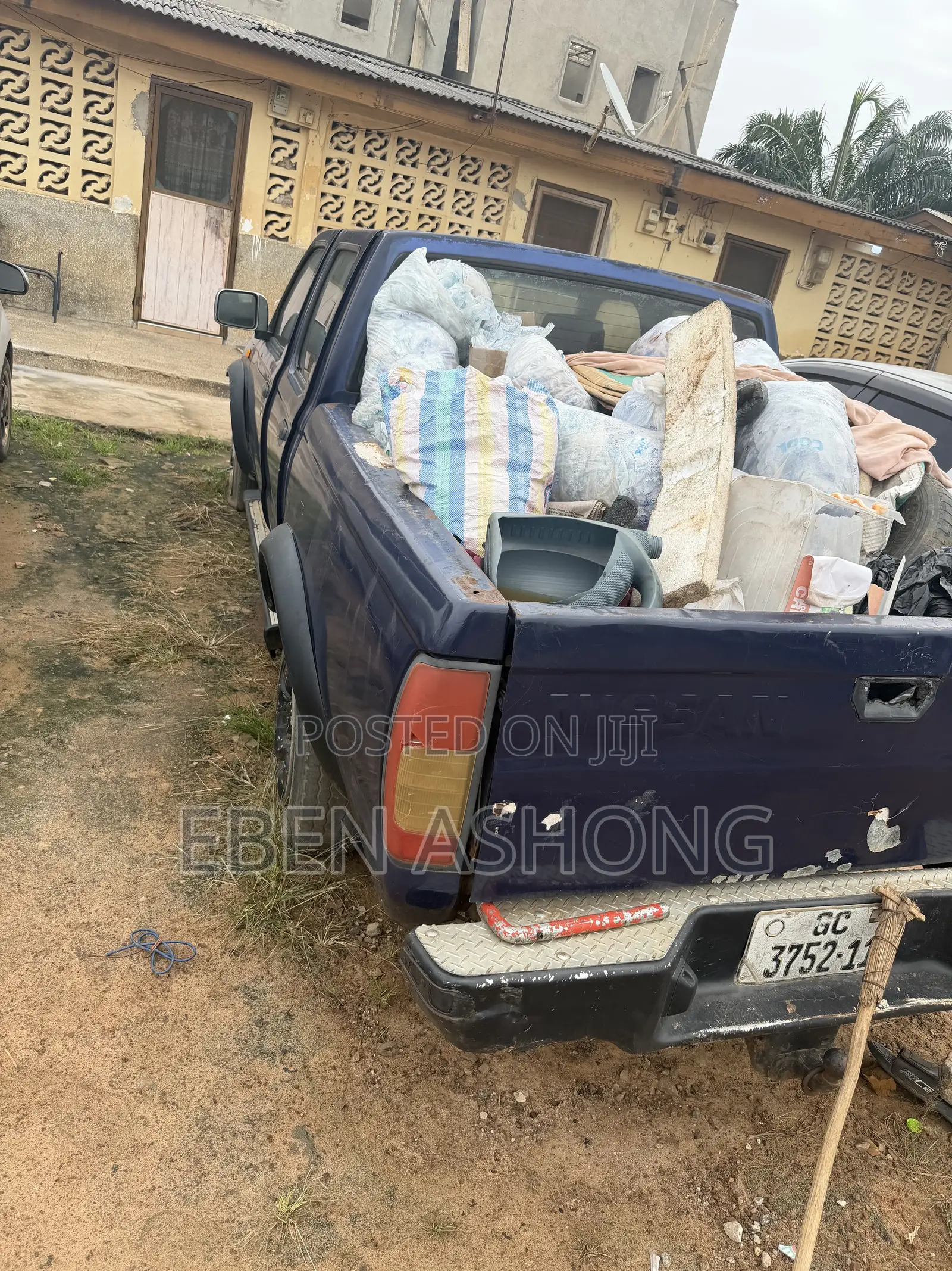 Nissan Hardbody 2010 Blue
