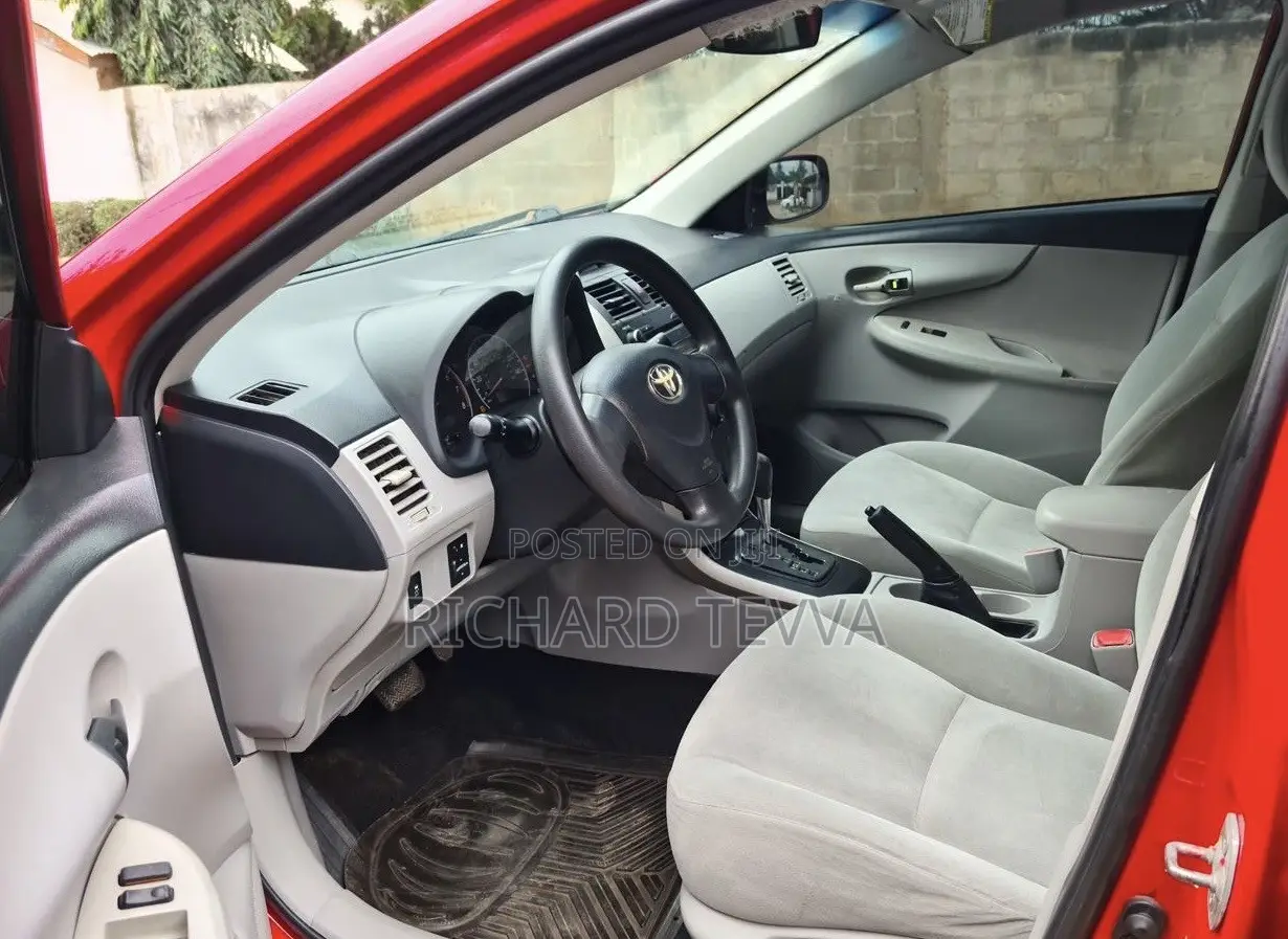 Toyota Corolla LE 4dr Sedan (1.8L 4cyl 4A) 2013 Red