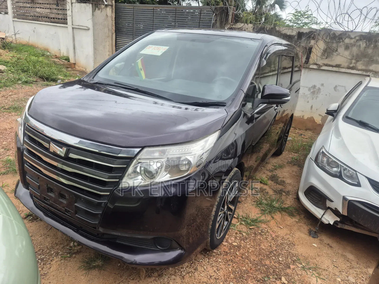 Toyota Noah 2015 Brown