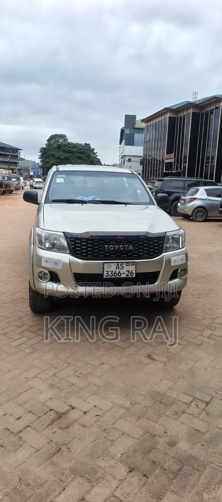 Toyota Hilux SR 4x4 2013 Silver