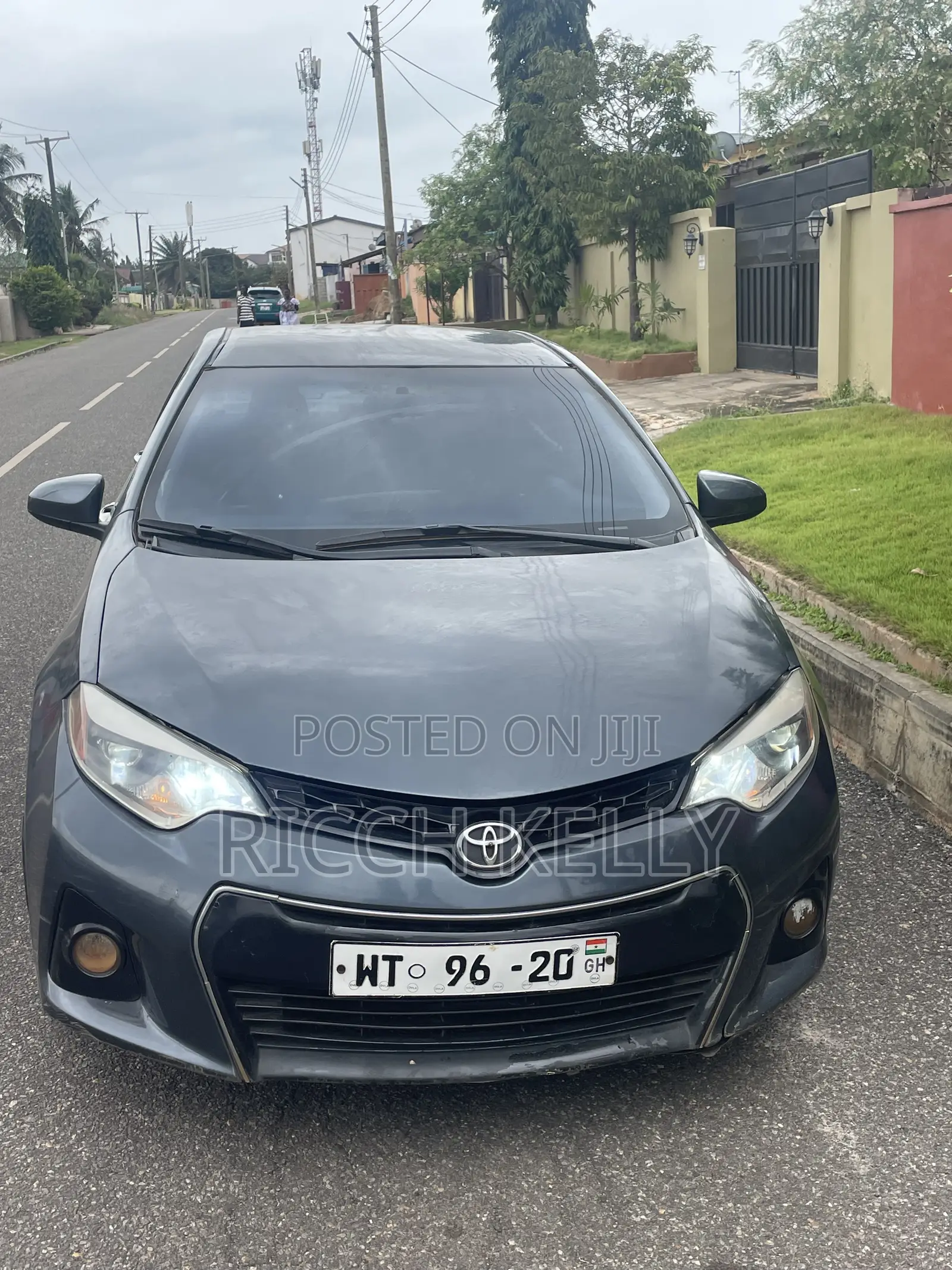 Toyota Corolla L 4dr Sedan (1.8L 4cyl Manual) 2016 Gray