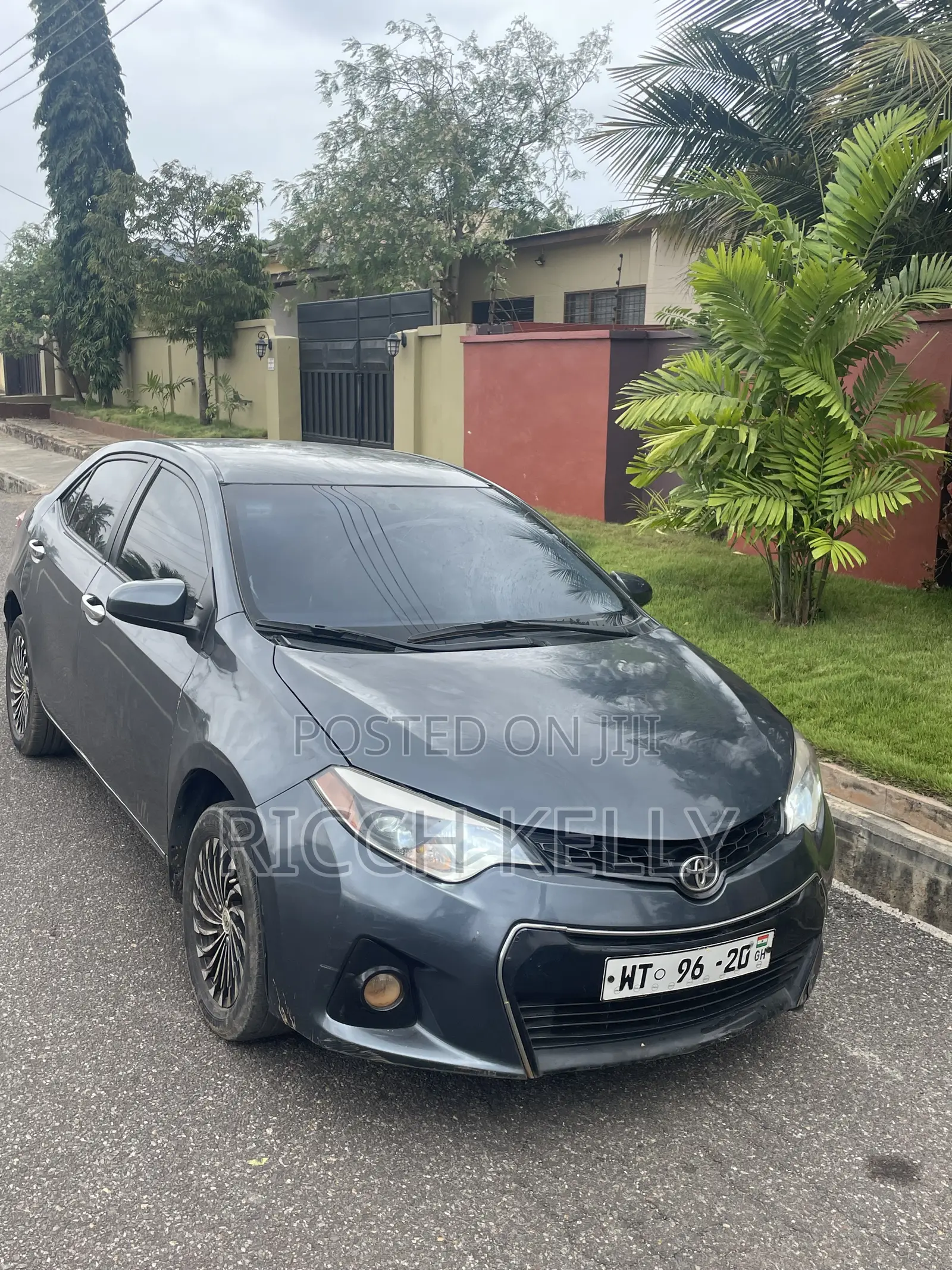 Toyota Corolla L 4dr Sedan (1.8L 4cyl Manual) 2016 Gray