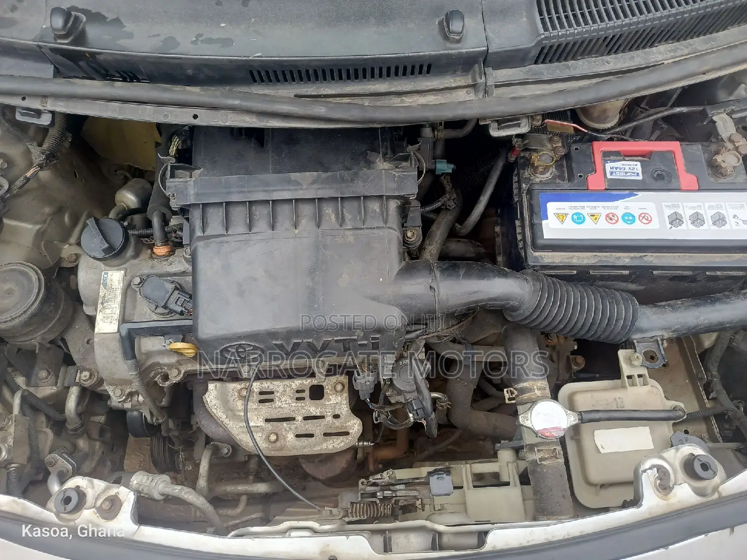 Toyota Vitz 2009 Silver