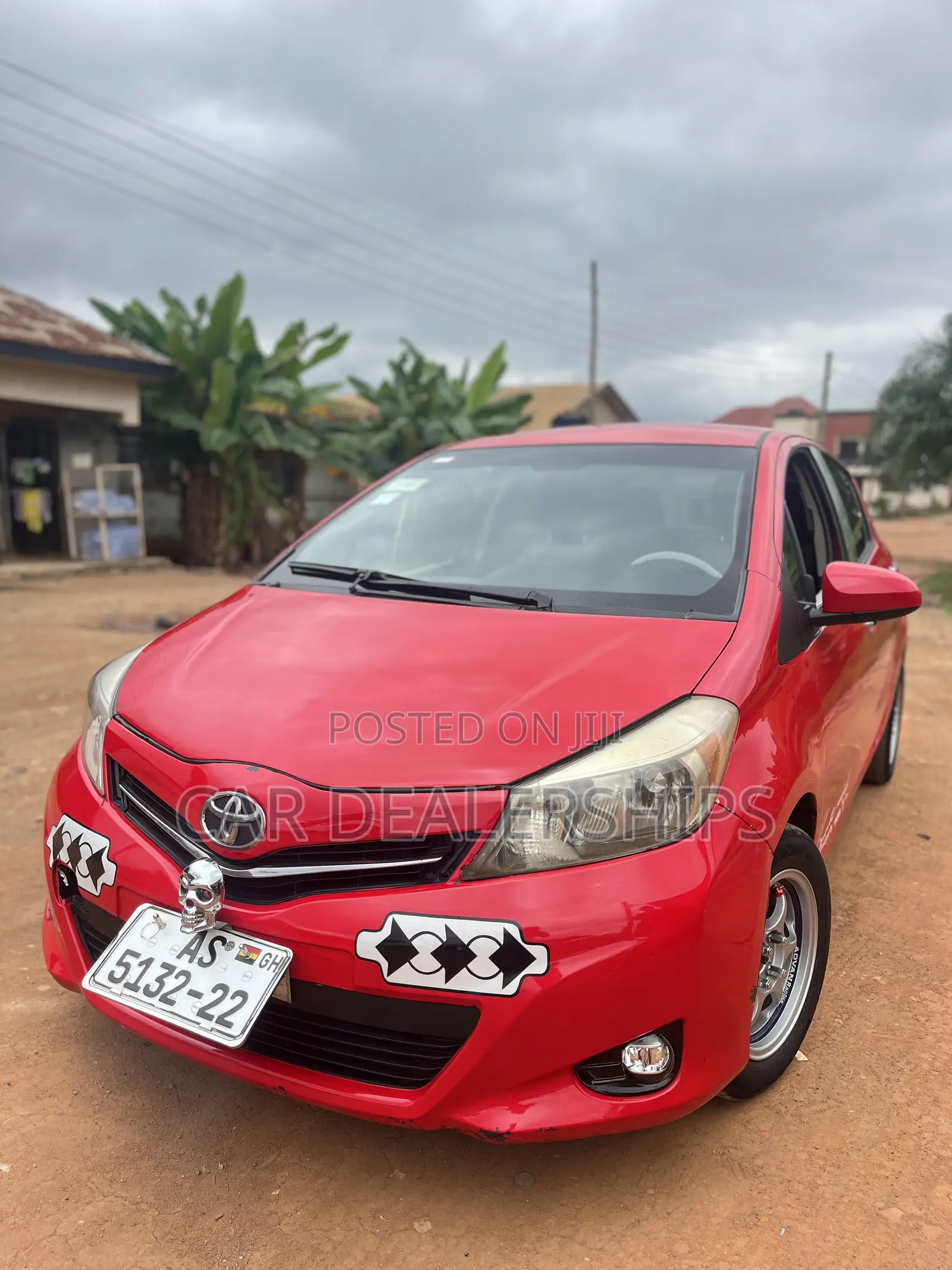 Toyota Vitz 2013 Red